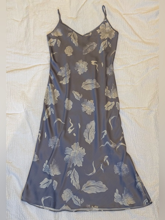 Wilfred Dresses & Skirts - Wilfred Gray Floral Midi Slip Dress with Cream Print